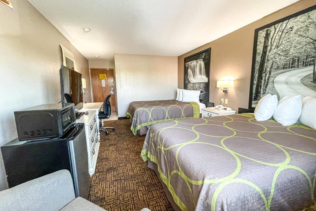 Super 8 By Wyndham Indianapolis Emerson Экстерьер фото
