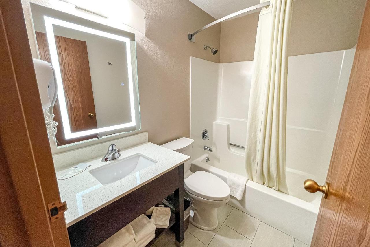Super 8 By Wyndham Indianapolis Emerson Экстерьер фото