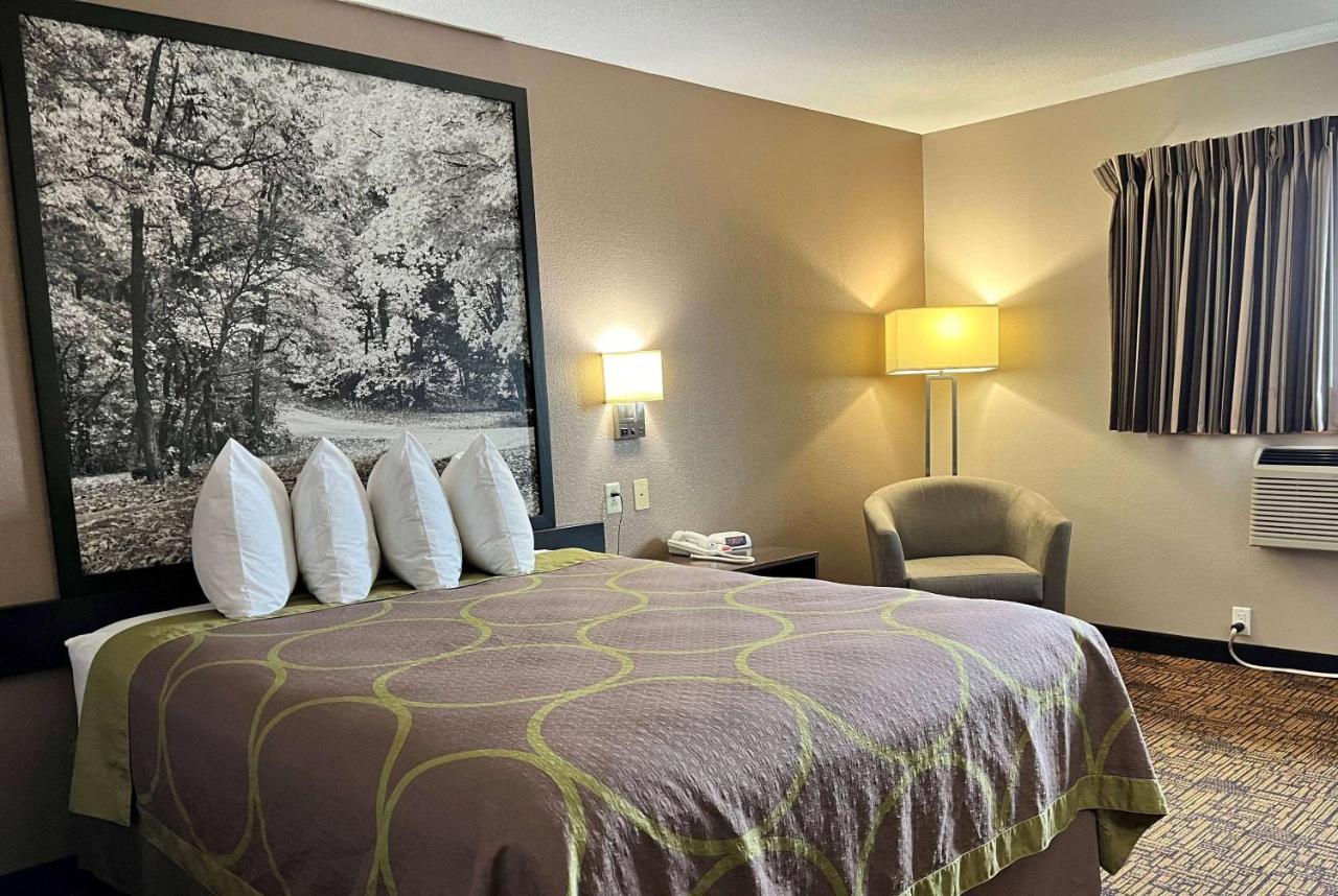 Super 8 By Wyndham Indianapolis Emerson Экстерьер фото