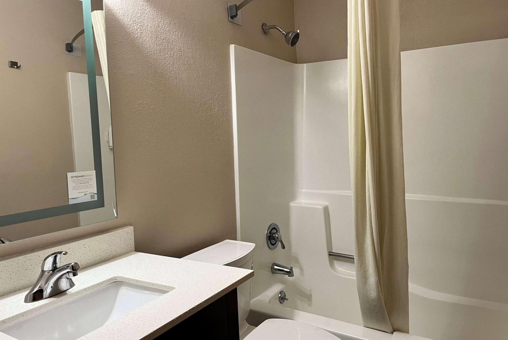 Super 8 By Wyndham Indianapolis Emerson Экстерьер фото