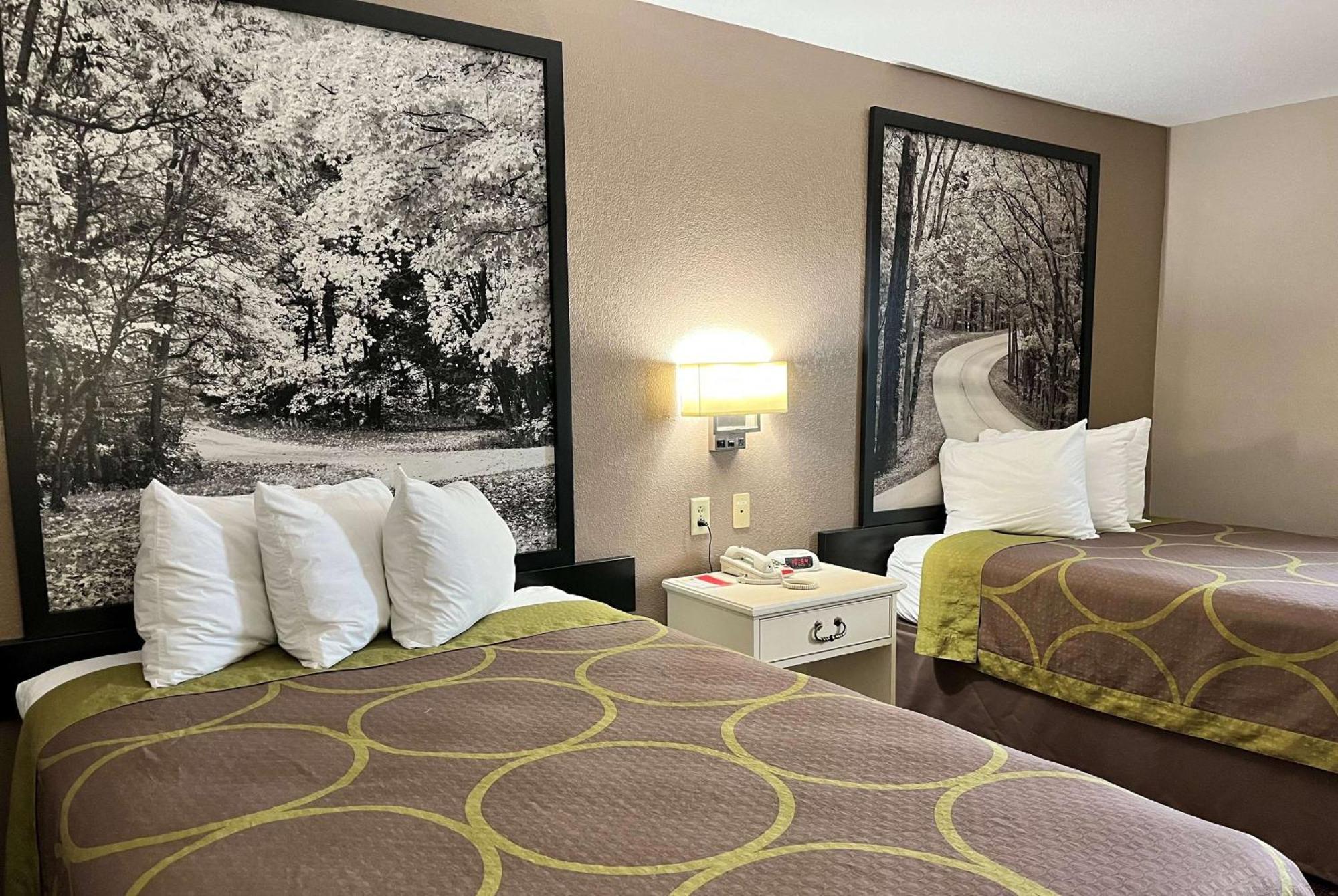 Super 8 By Wyndham Indianapolis Emerson Экстерьер фото