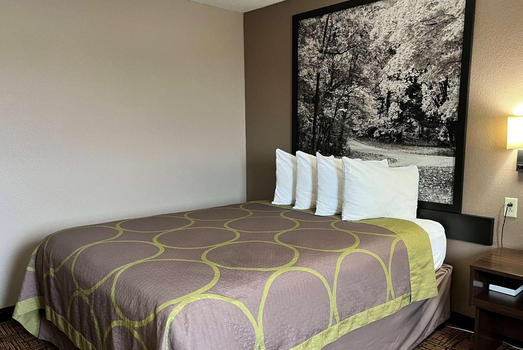 Super 8 By Wyndham Indianapolis Emerson Экстерьер фото