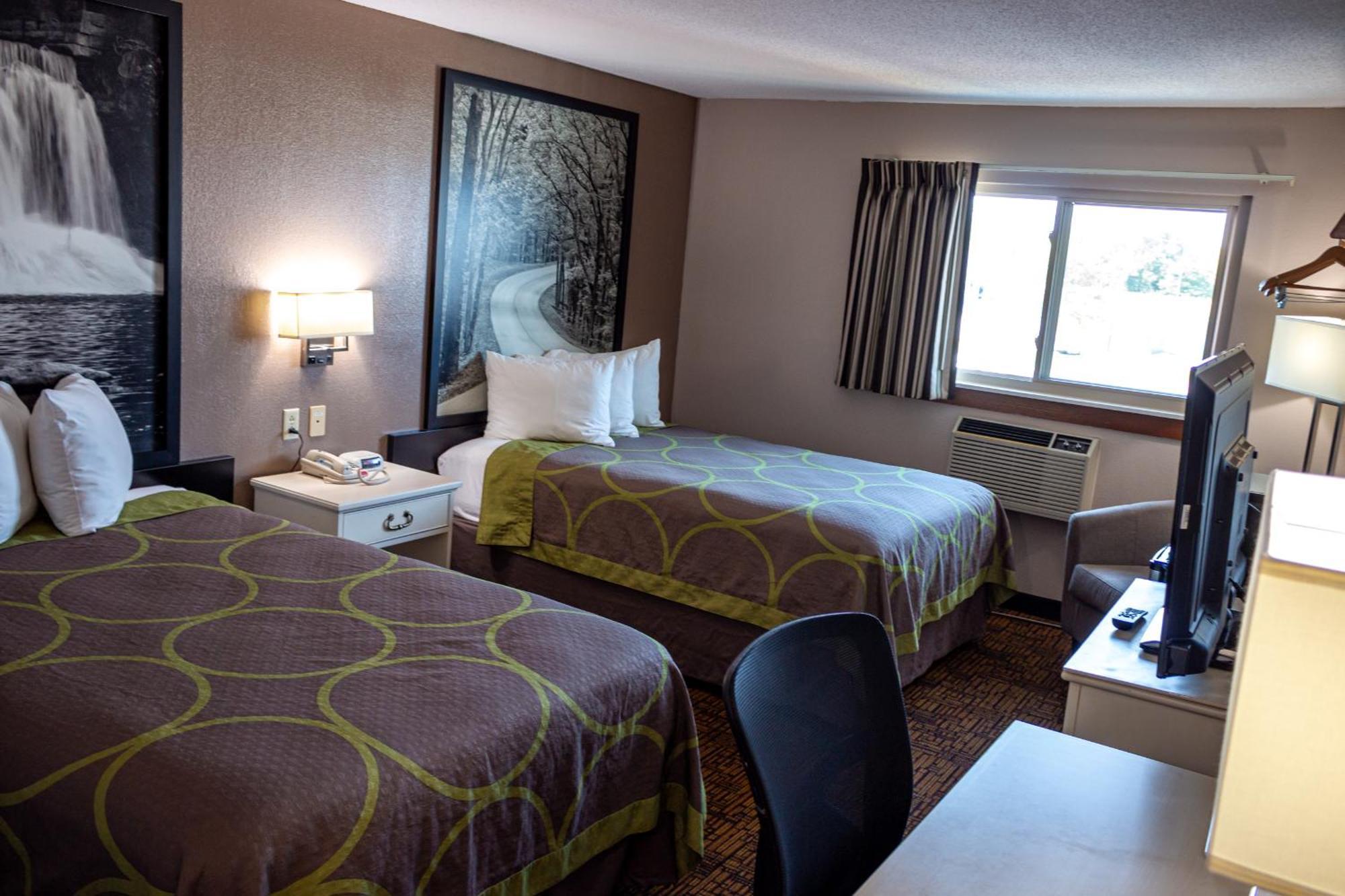 Super 8 By Wyndham Indianapolis Emerson Экстерьер фото