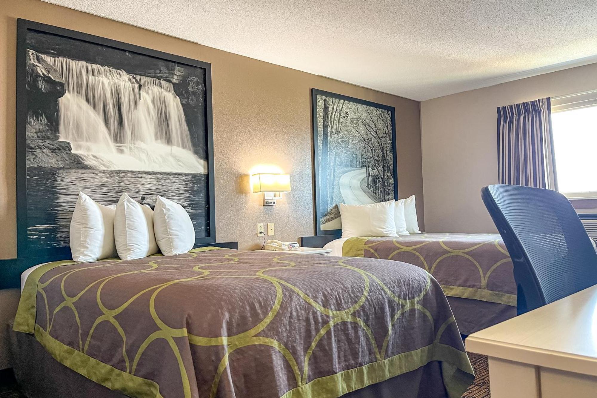 Super 8 By Wyndham Indianapolis Emerson Экстерьер фото