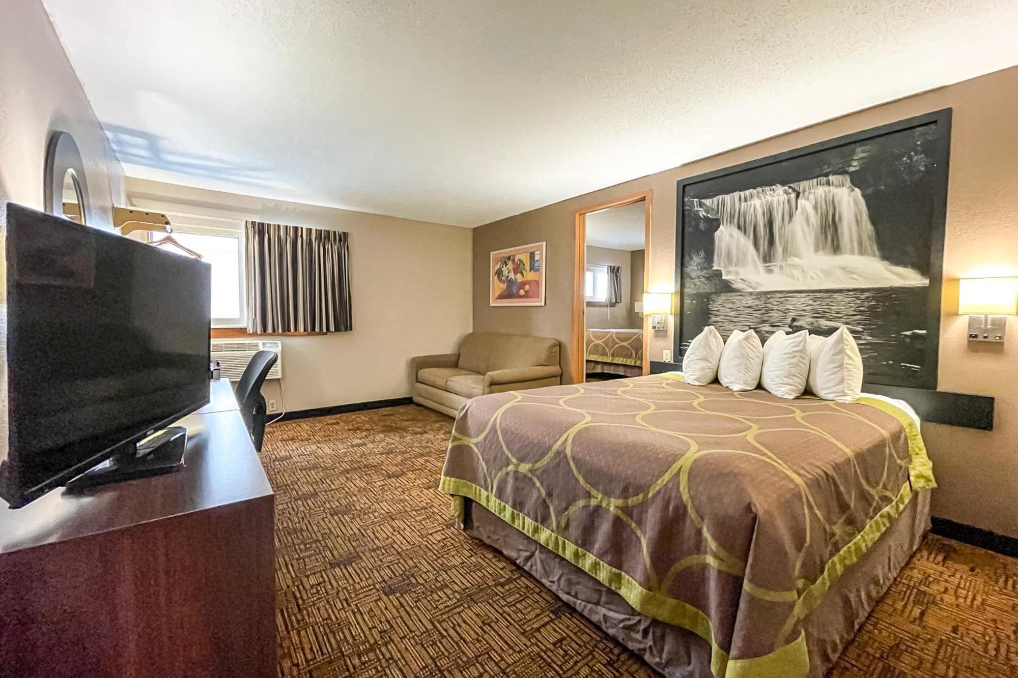Super 8 By Wyndham Indianapolis Emerson Экстерьер фото