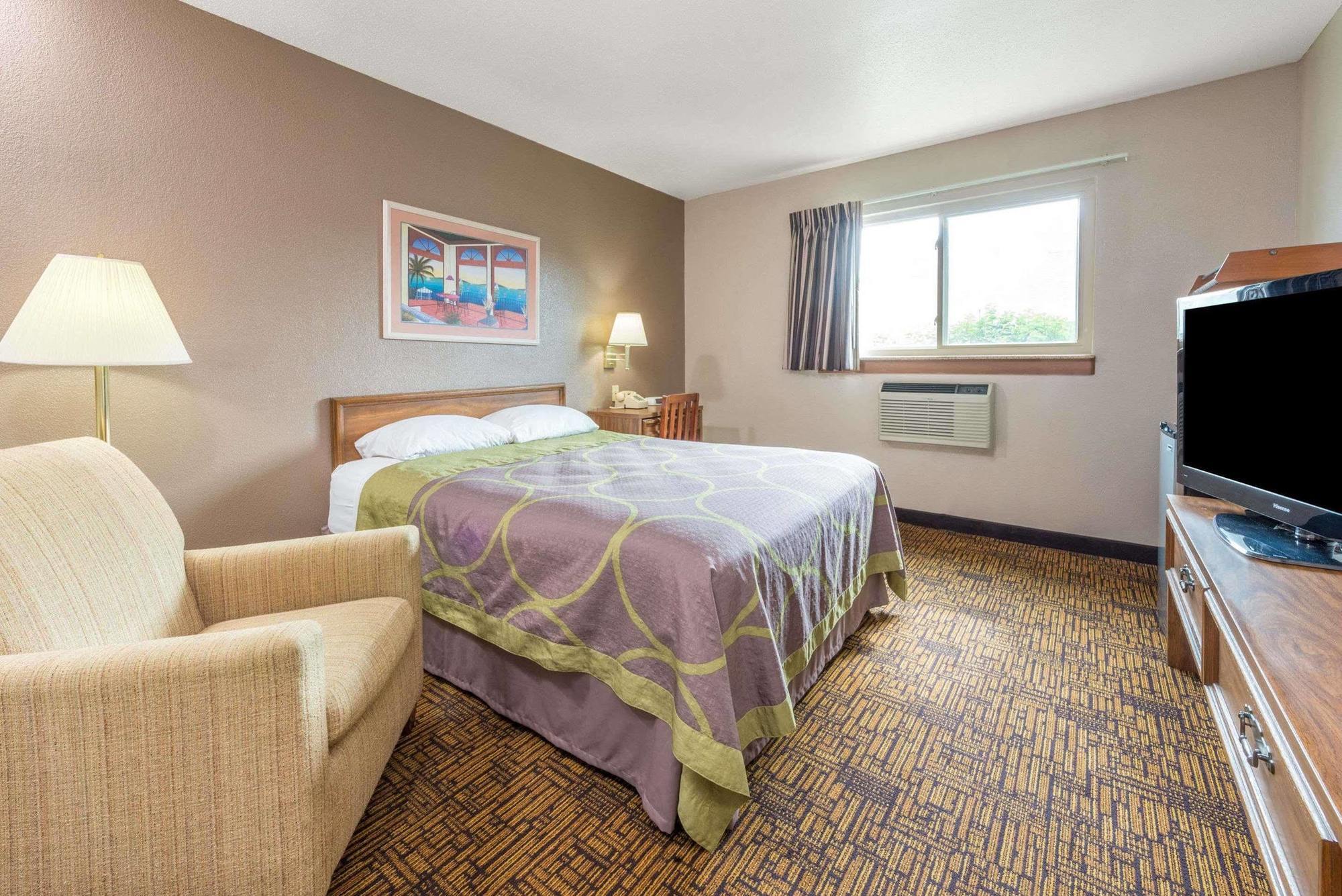 Super 8 By Wyndham Indianapolis Emerson Экстерьер фото